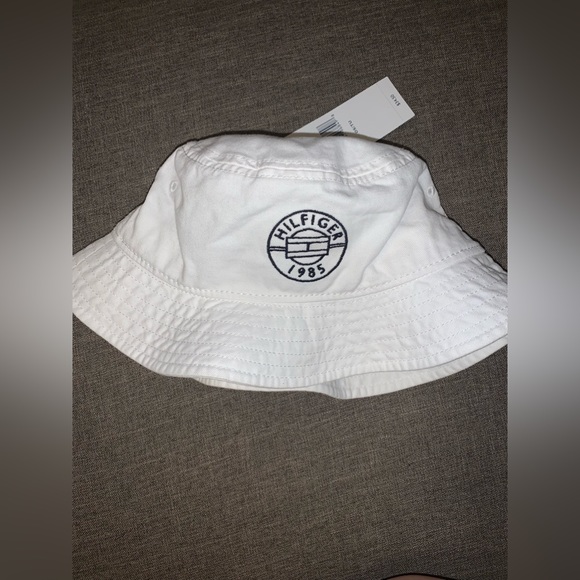 Tommy Hilfiger / Bucket Hat / Hat - Picture 1 of 3